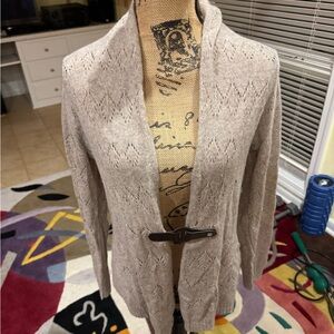 Women's delicate Beige Sweater with Buckle Closure